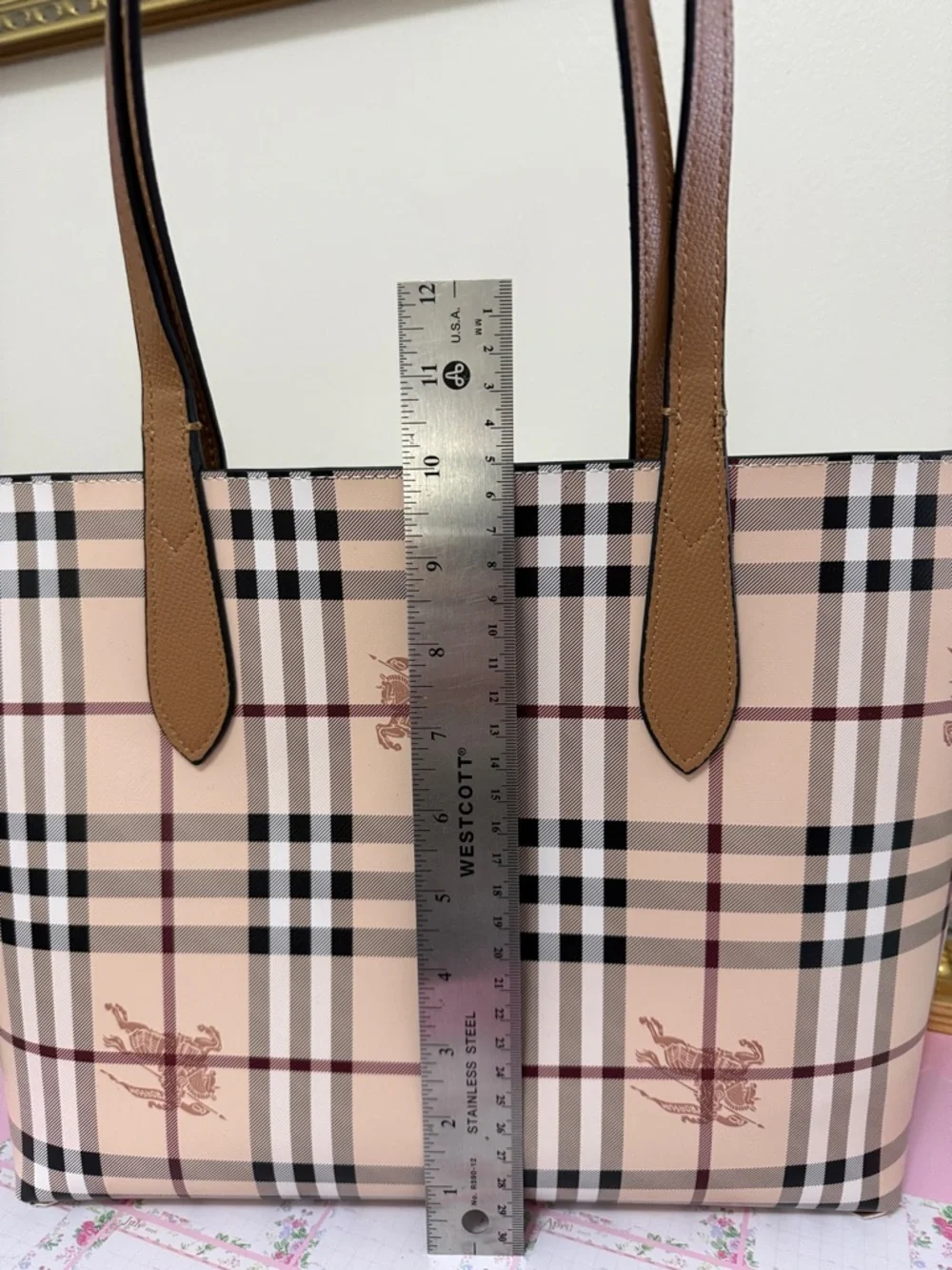 Classic Plaid Tote Bag in Beige - Picture 8 of 10